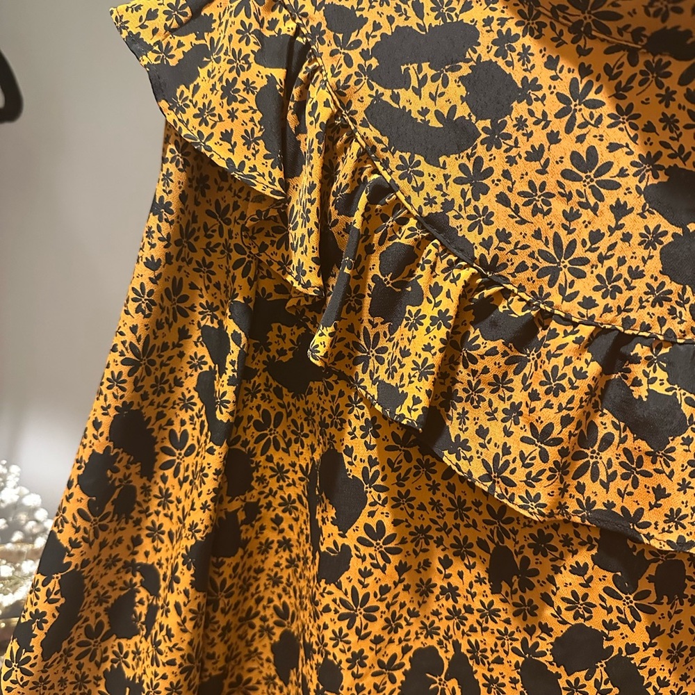 Floral Ruffle Blouse - Picture 4 of 5